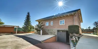 REMAX Lodonar - Miralvalle